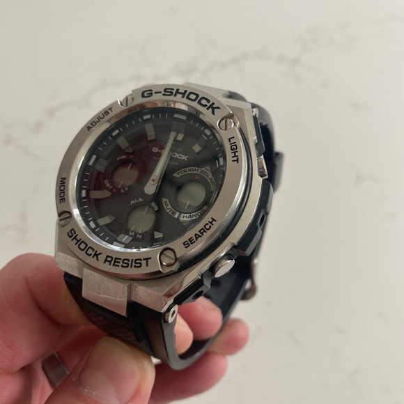 Mens GShock watch.  Perfect condition. Used. - Picture 1 of 2